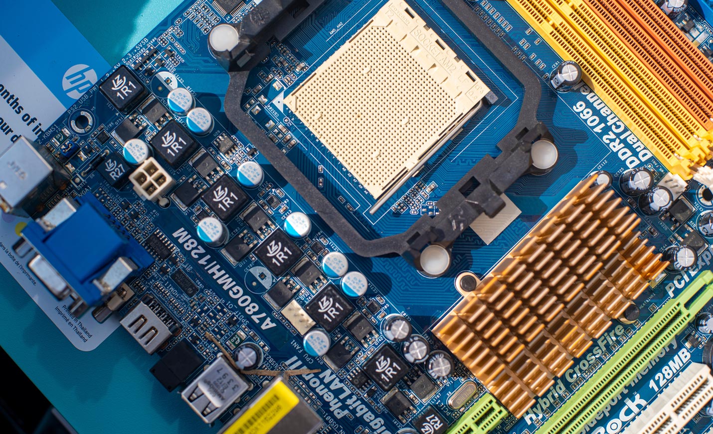 Computer motherboard